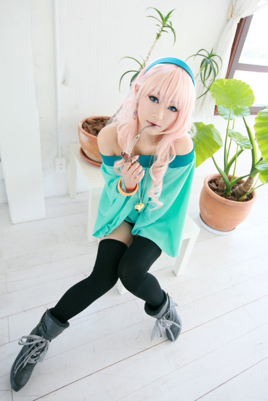 マクロス F シェリル・ノーム ライトグリーン シフォン コ - Anime Cosplay Nome のレビューと価格